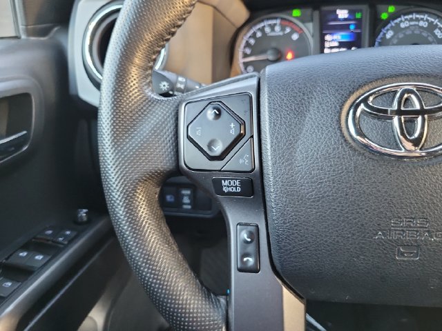 Used 2023 Toyota Tacoma TRD Off-Road w/ Technology Package AWD/4WD image 14