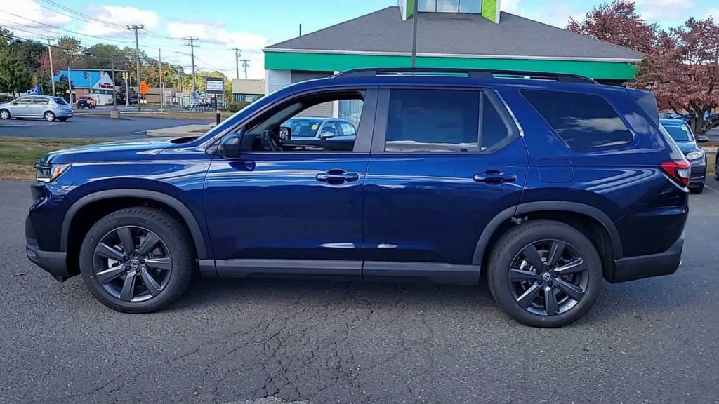 New 2025 Honda Pilot Sport image 6