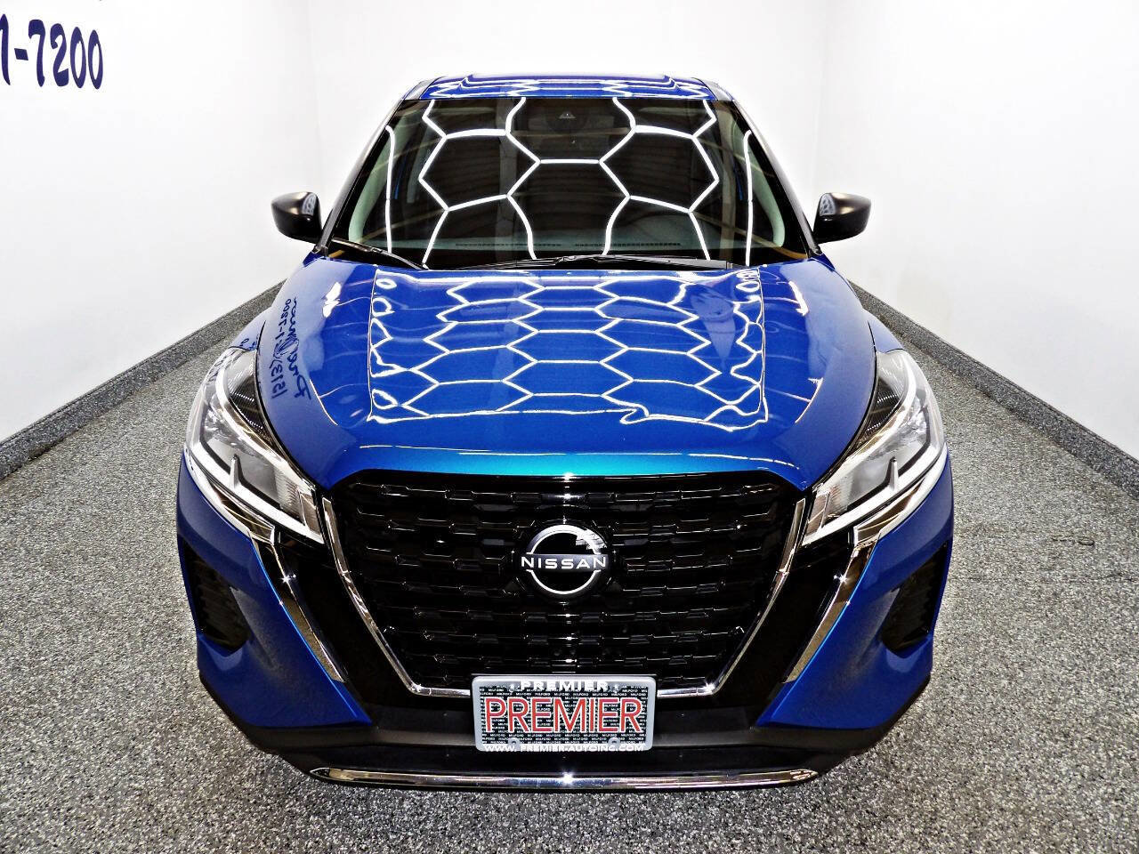 Used 2024 Nissan Kicks S image 2