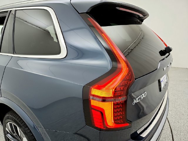 New 2027 Volvo XC90 B6 Plus AWD/4WD image 32