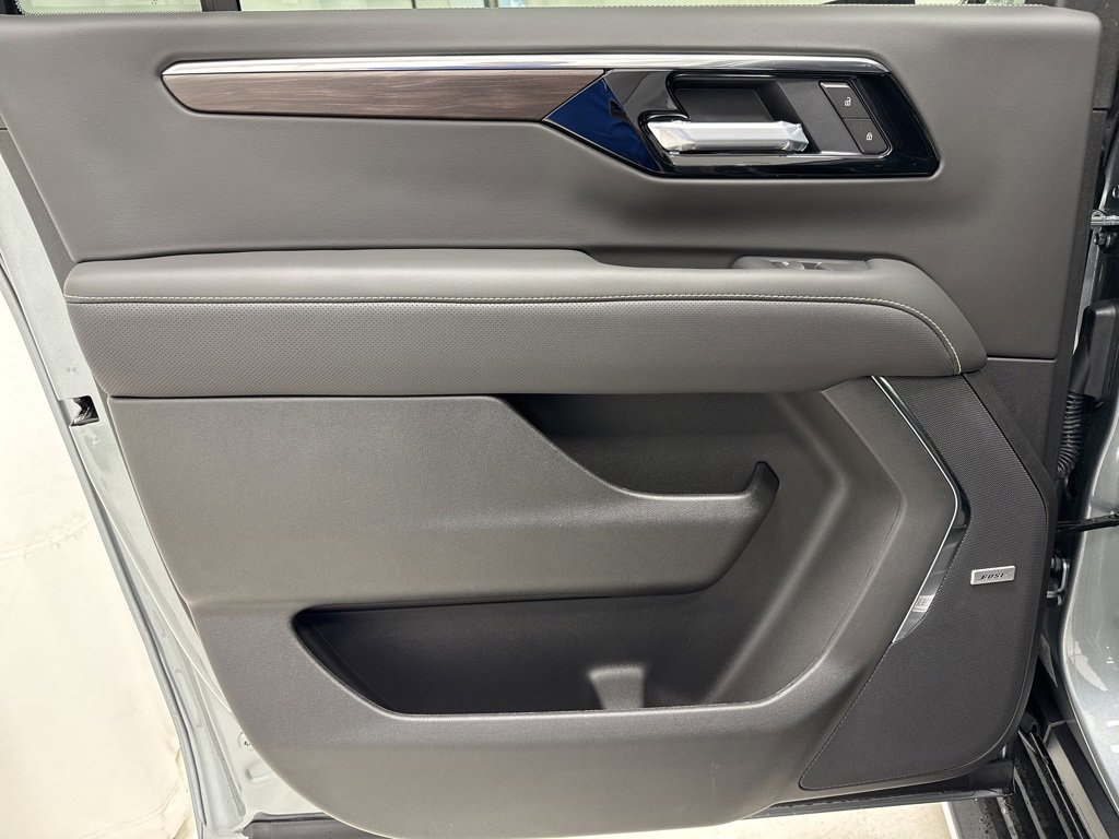 New 2026 Chevrolet Suburban Premier w/ Sun And Tow Package image 18
