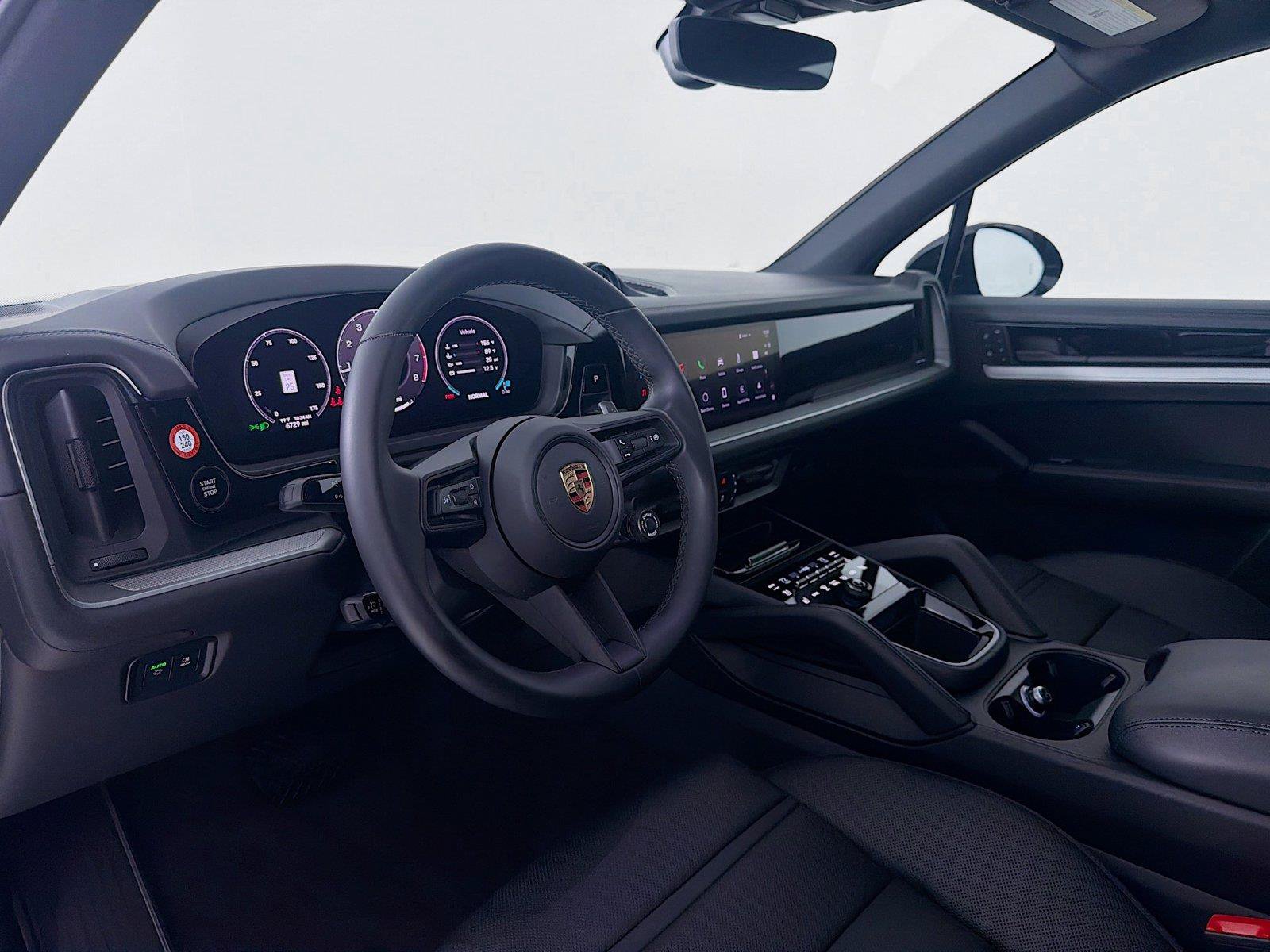 Certified 2025 Porsche Cayenne AWD/4WD image 4