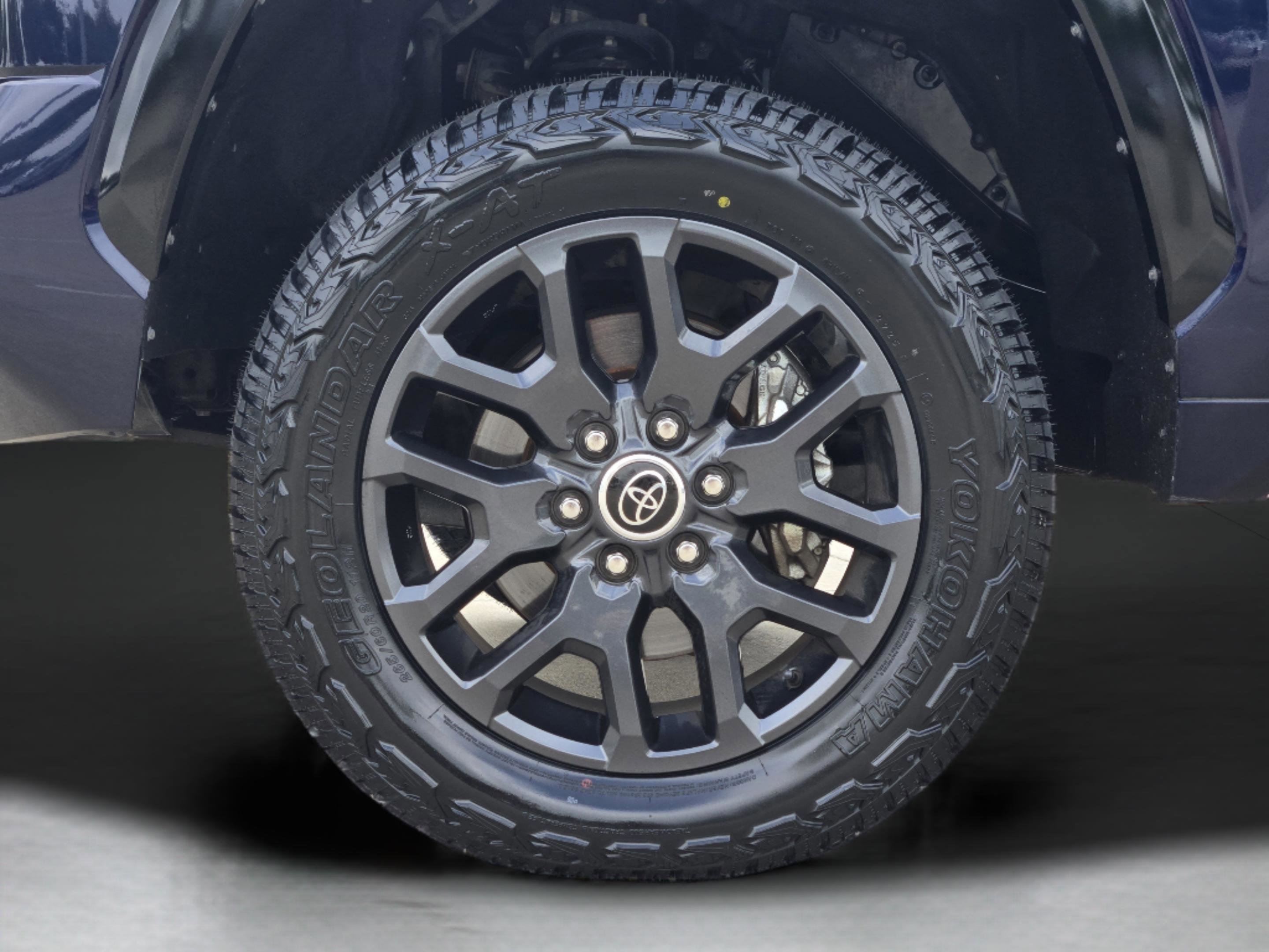 Used 2023 Toyota Tundra Platinum AWD/4WD image 39