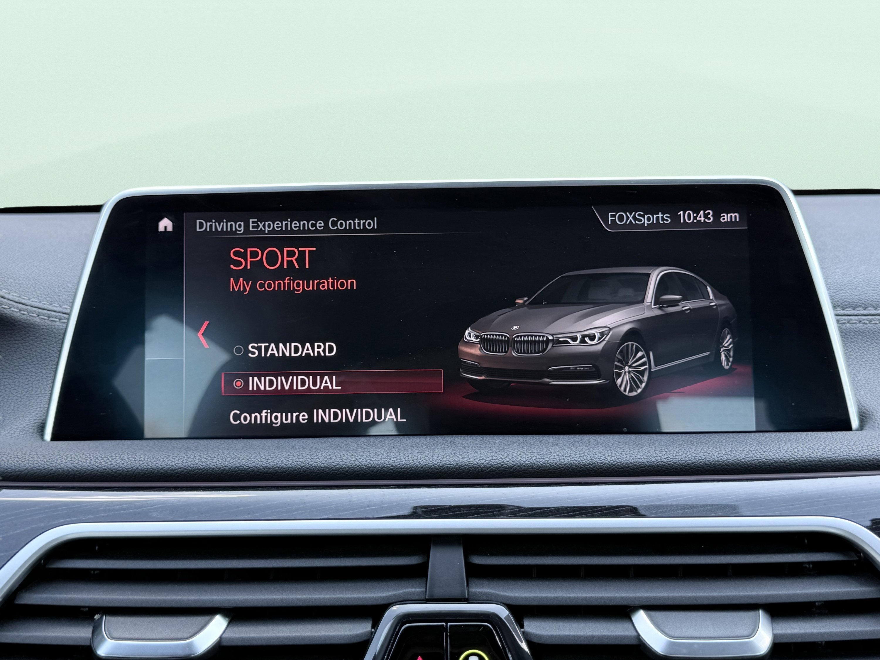 Used 2019 BMW 750i w/ M Sport Package image 12