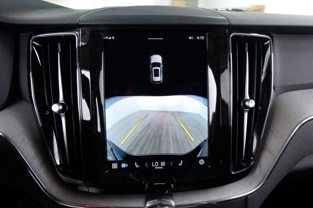 Certified 2025 Volvo XC60 B5 Plus AWD/4WD image 22