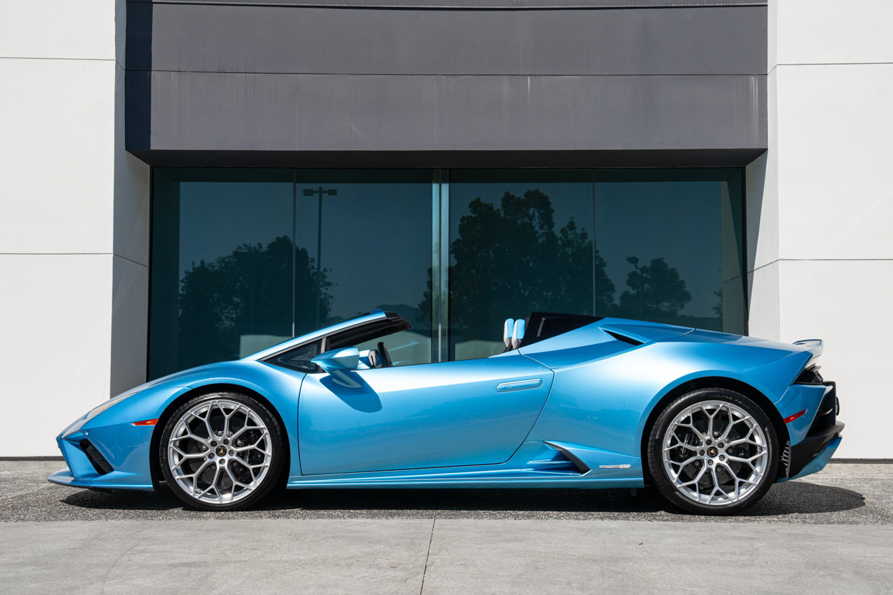 Used 2023 Lamborghini Huracan EVO RWD image 32