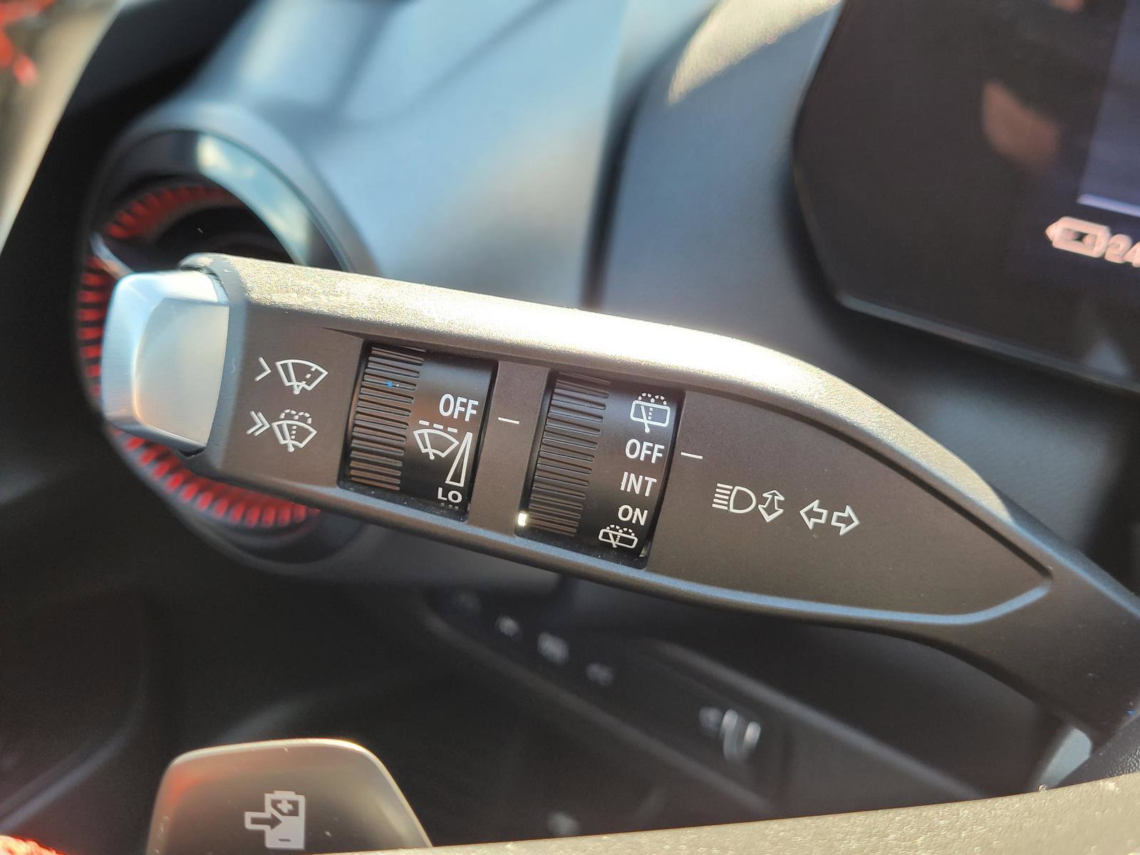 Used 2024 Chevrolet Equinox EV RS FWD image 32