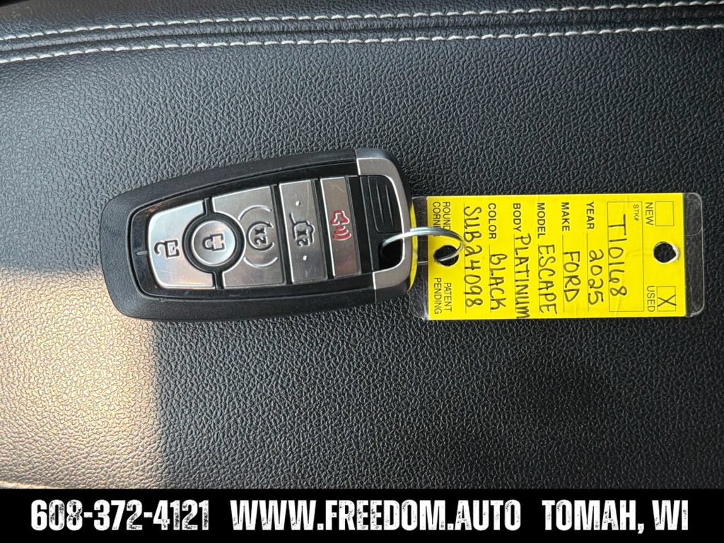 Used 2025 Ford Escape Platinum AWD/4WD image 28