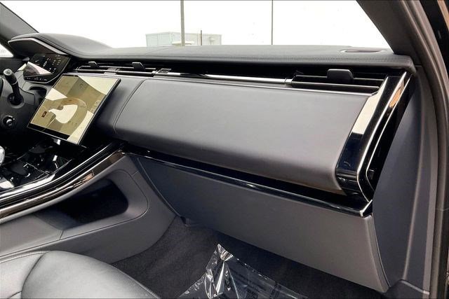 Used 2025 Land Rover Range Rover Sport SE image 20