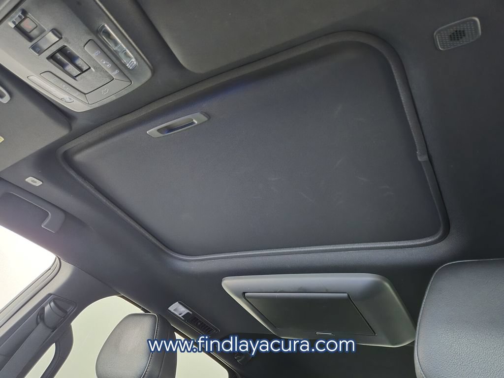 Used 2025 Toyota Sienna XLE Woodland Edition AWD/4WD image 13