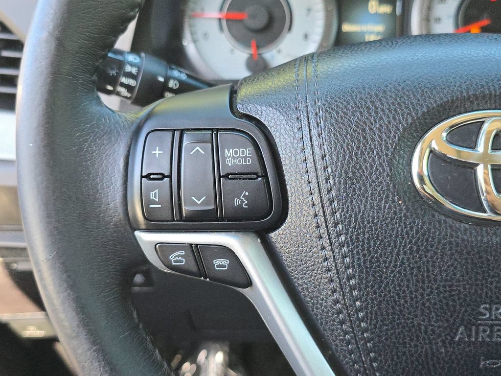 Used 2017 Toyota Sienna SE Premium FWD image 24