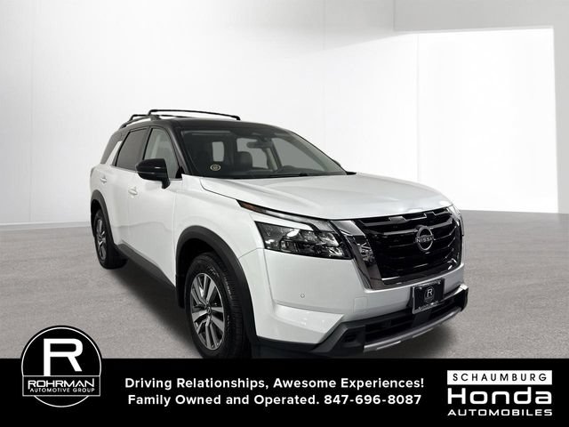 Used 2025 Nissan Pathfinder SL AWD/4WD image 3