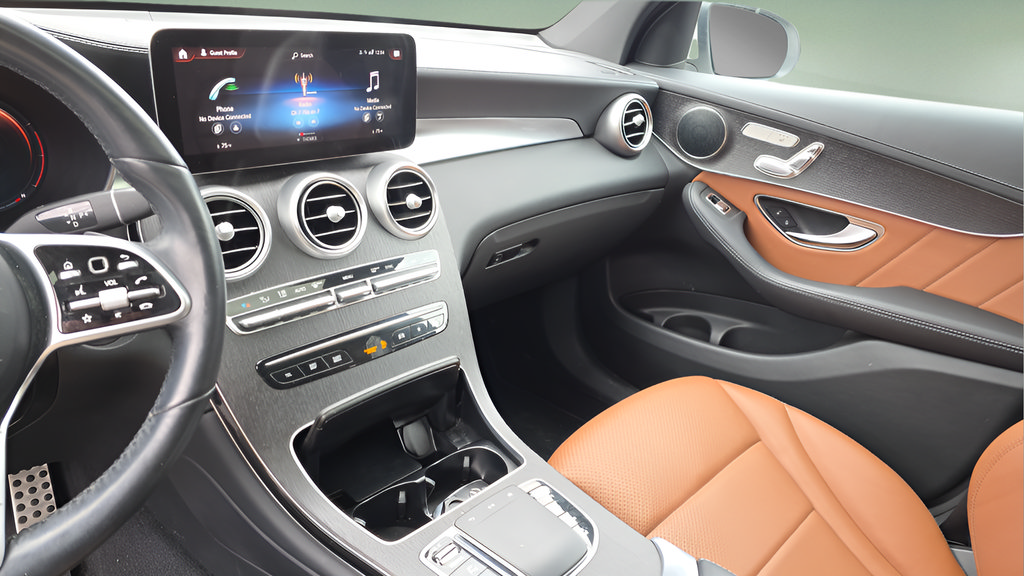 Used 2022 Mercedes-Benz GLC 300 4MATIC Coupe image 22