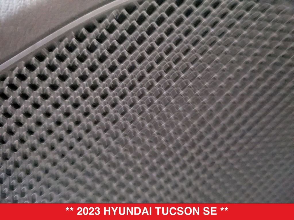 Used 2023 Hyundai Tucson SE image 14
