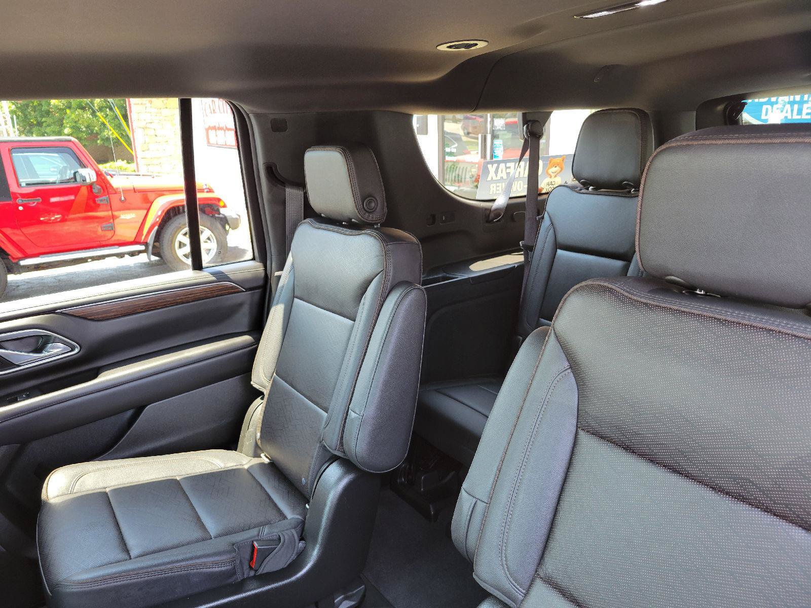 Used 2021 Chevrolet Suburban High Country AWD/4WD image 5