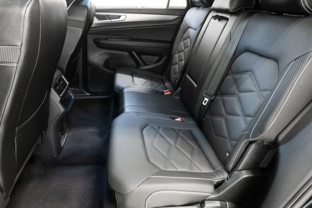 Used 2024 Volkswagen Atlas Cross Sport SE w/ Panoramic Sunroof Package AWD/4WD image 13