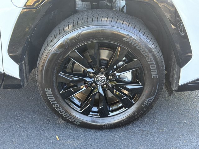 Used 2026 Toyota RAV4 SE AWD/4WD image 12
