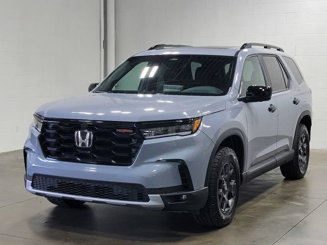 Certified 2025 Honda Pilot TrailSport image 2