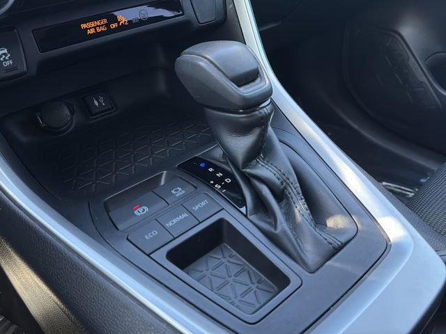 Used 2019 Toyota RAV4 LE w/ Carpet Mat Package FWD image 24