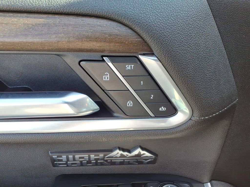 Used 2026 Chevrolet Silverado 1500 High Country w/ Technology Package image 16