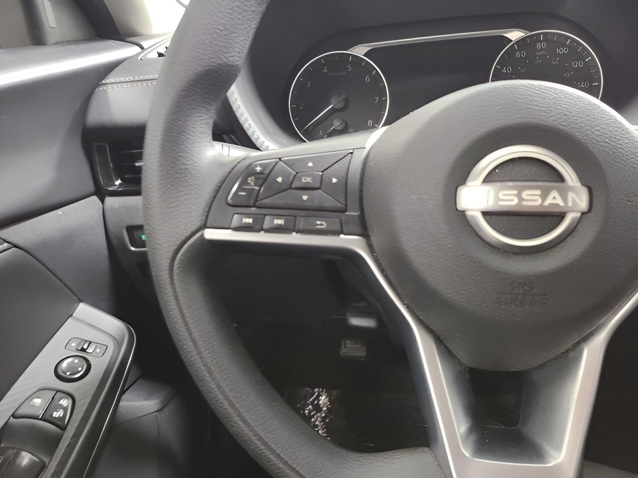 Used 2024 Nissan Sentra SV FWD image 25