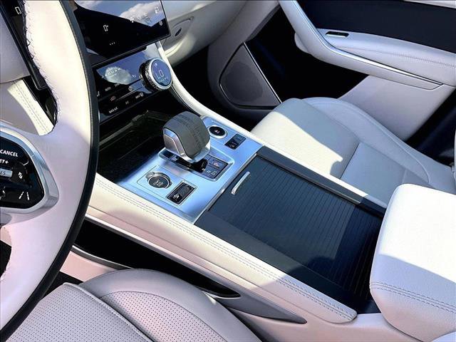 Used 2025 Jaguar F-PACE R-Dynamic S image 14