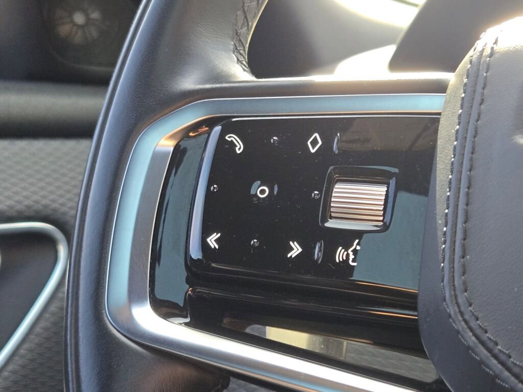 Used 2021 Land Rover Range Rover Velar R-Dynamic S image 28