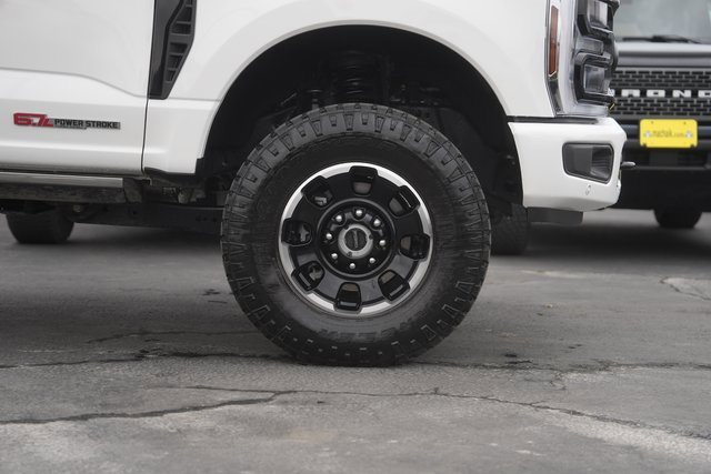 Used 2025 Ford F250 Lariat w/ Lariat Ultimate Package image 4