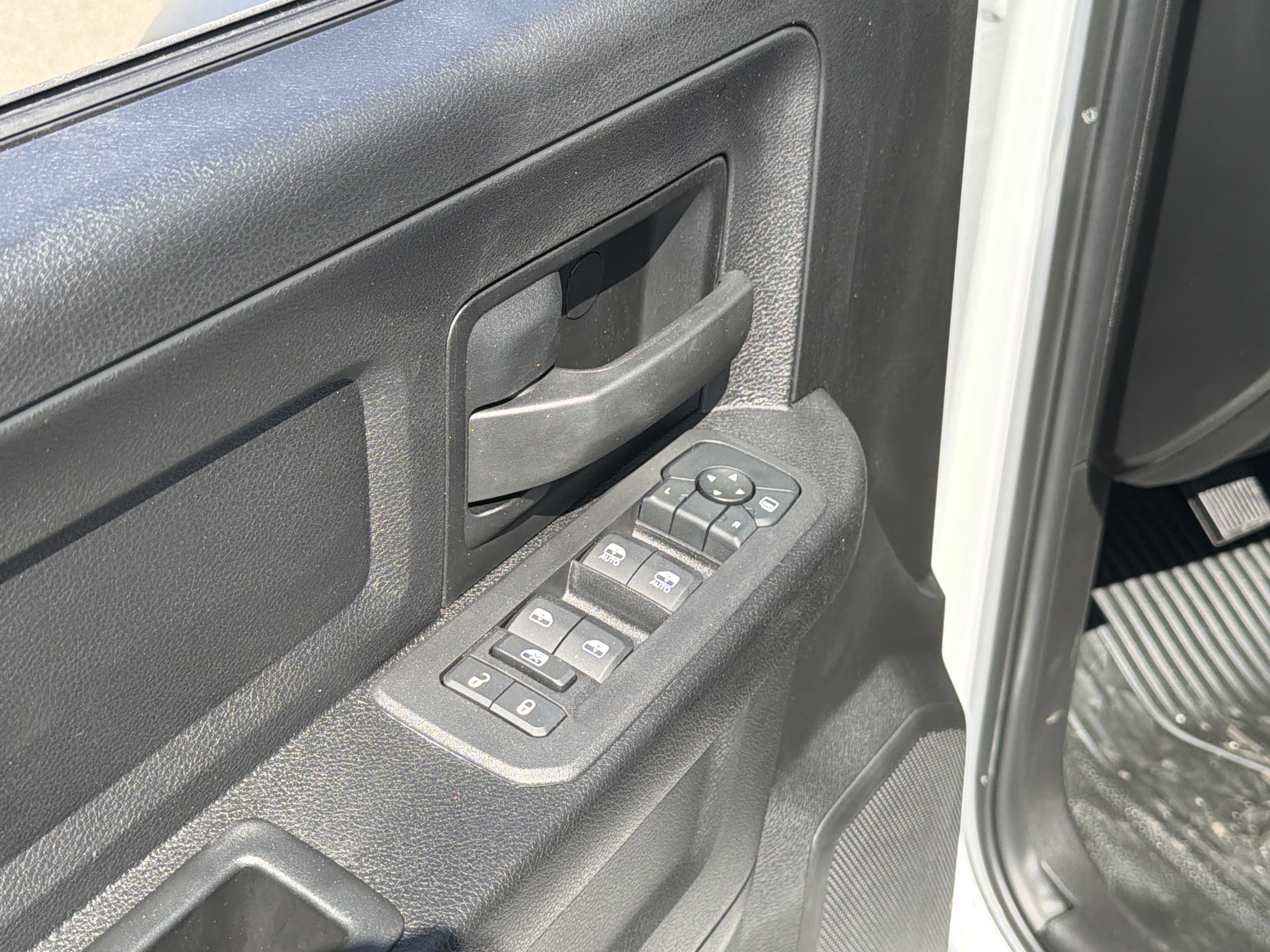 New 2026 RAM 5500 Tradesman w/ Chrome Appearance Group AWD/4WD image 13