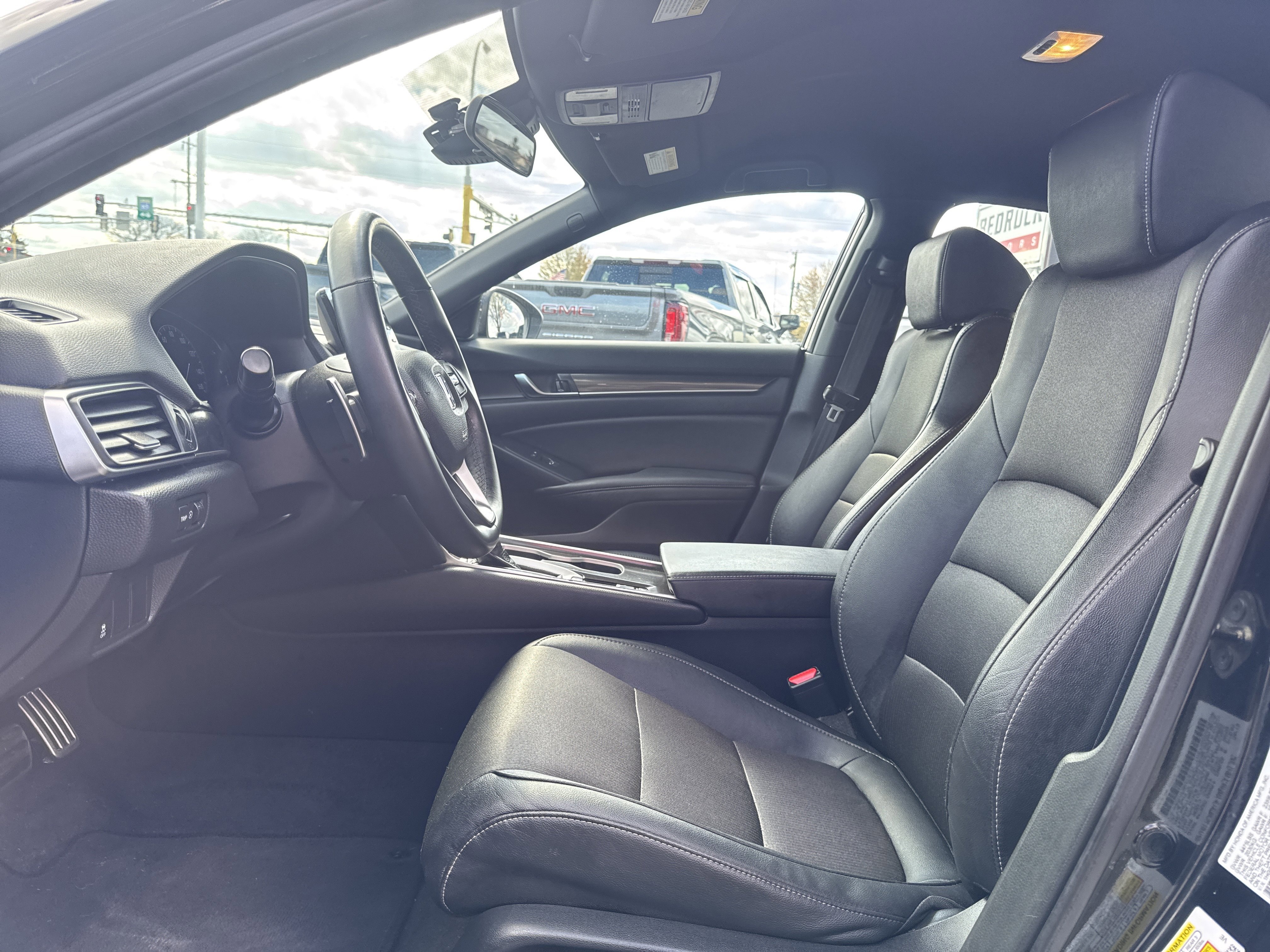 Used 2019 Honda Accord Sport image 17