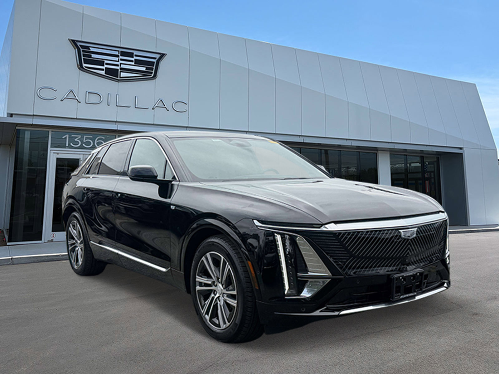 Certified 2024 Cadillac Lyriq Luxury RWD image 2