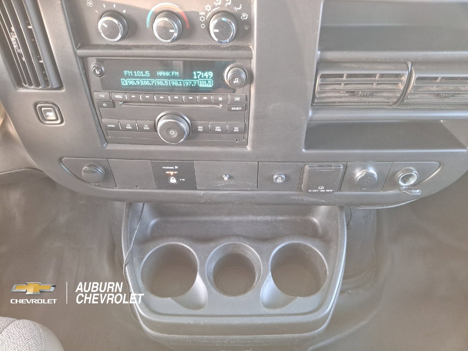 Used 2017 Chevrolet Express 2500 Extended RWD image 12