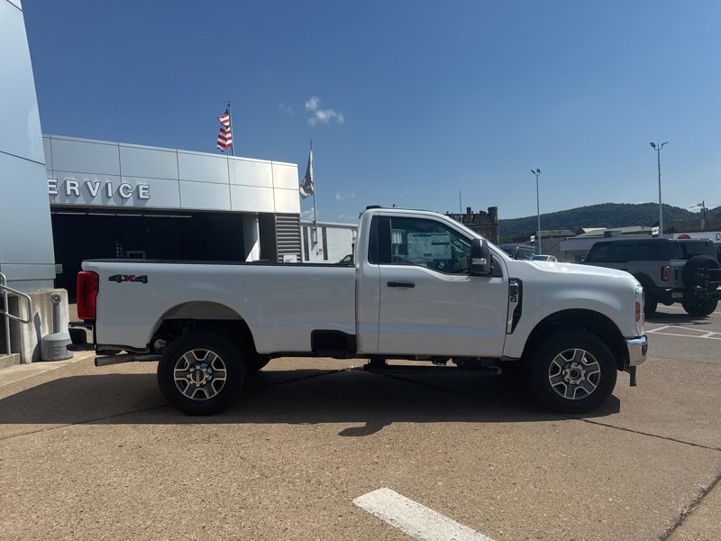 New 2025 Ford F350 XLT image 8