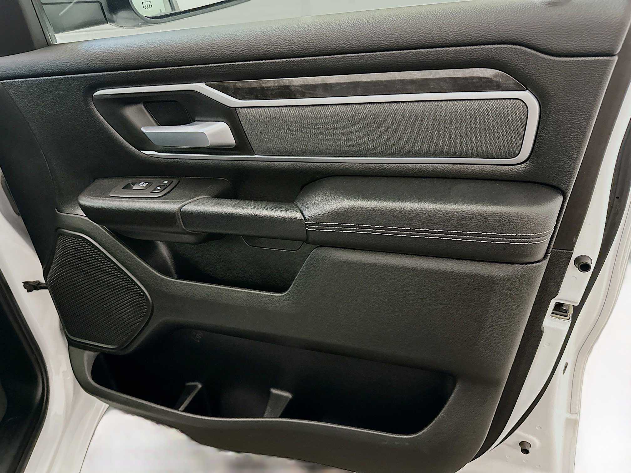 Used 2023 RAM 1500 Big Horn image 32