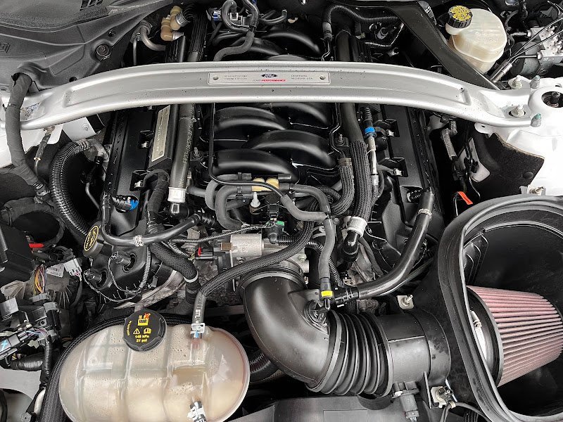 Used 2016 Ford Mustang Shelby GT350 w/ Technology Package image 29