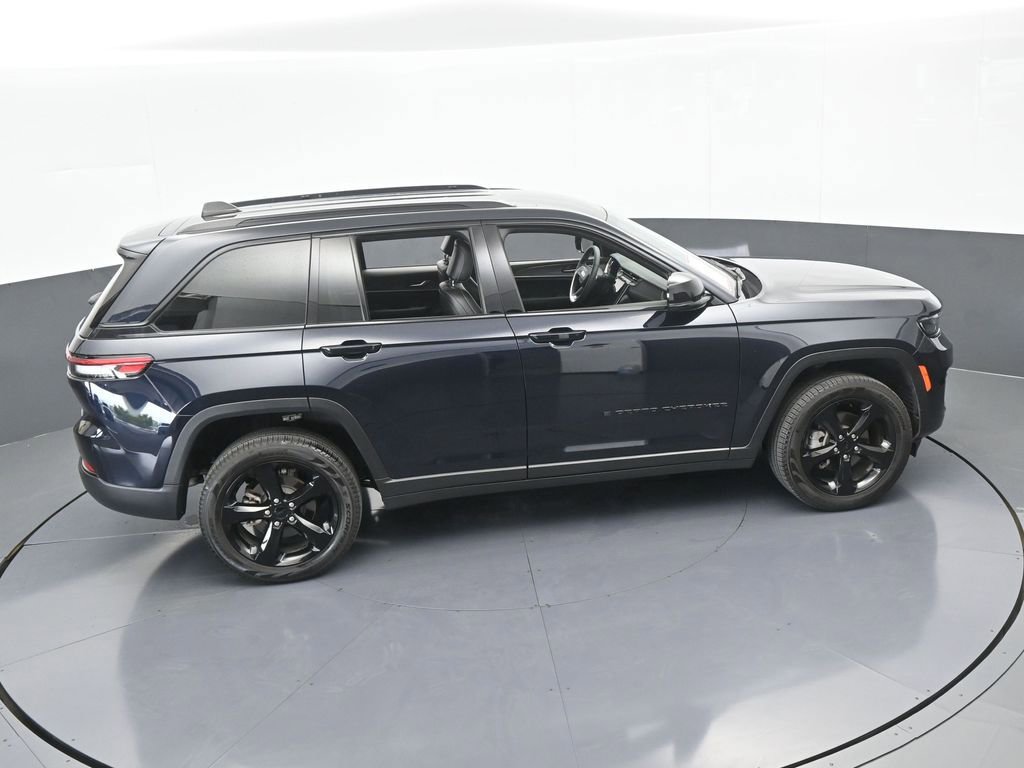 Used 2024 Jeep Grand Cherokee Limited w/ Black Appearance Package image 55