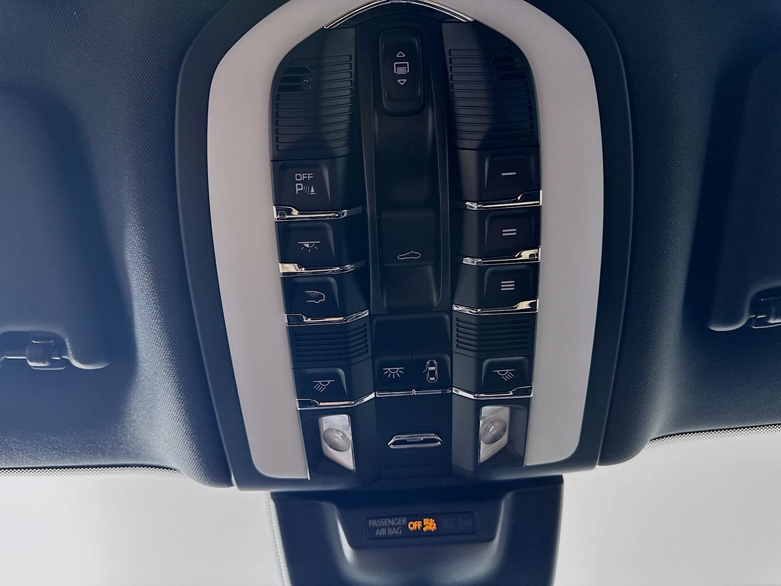 New 2026 Porsche Macan AWD/4WD image 31