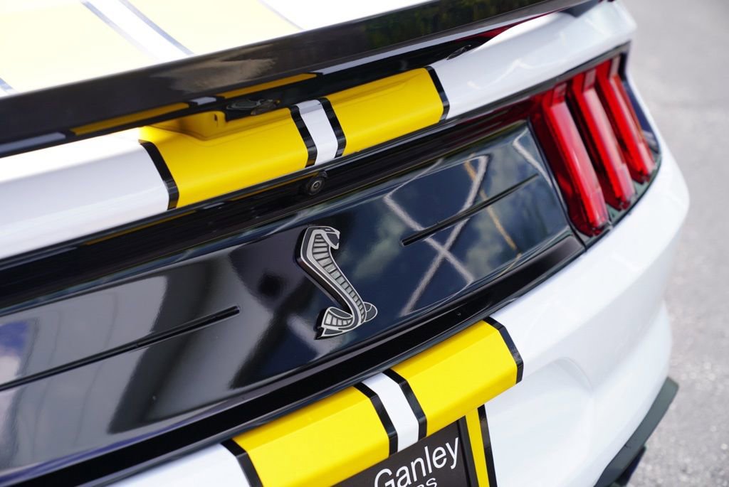 Used 2022 Ford Mustang Shelby GT500 w/ Technology Package RWD image 17