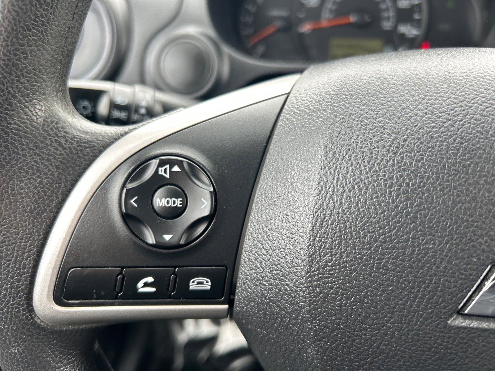 Used 2018 Mitsubishi Mirage ES image 23