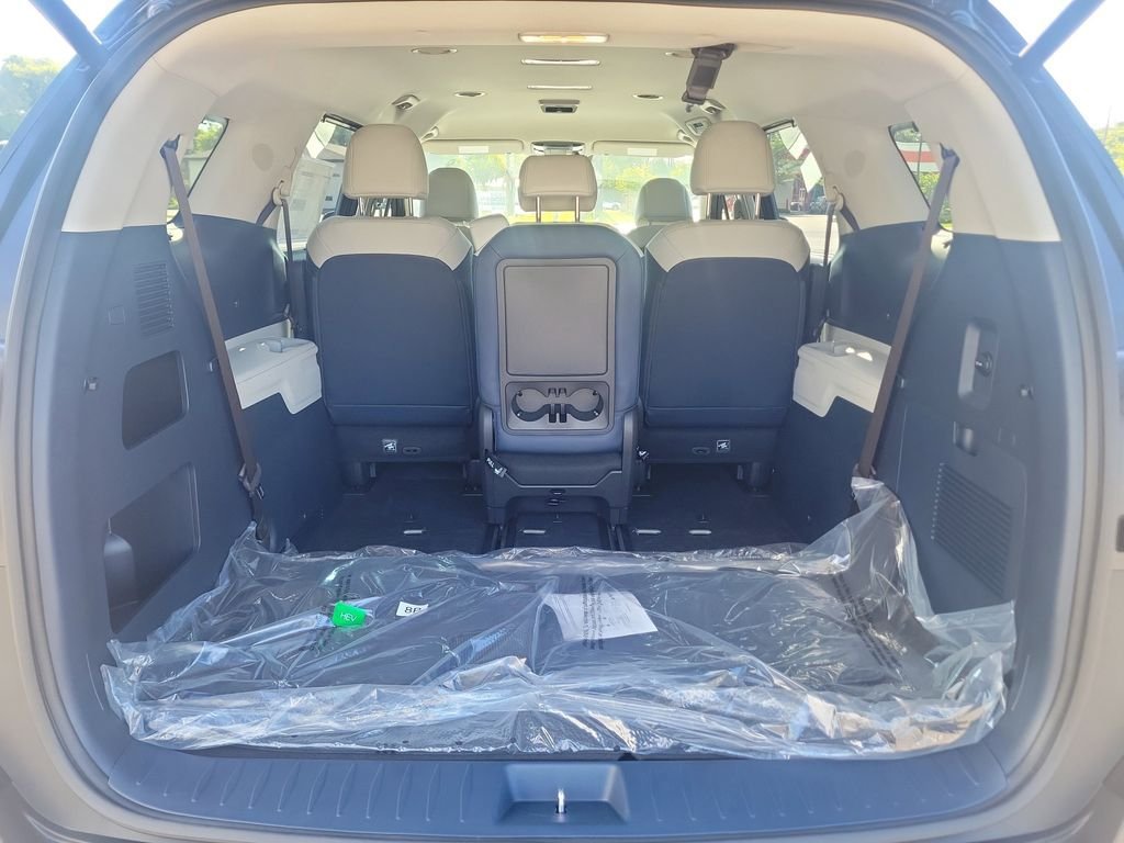 New 2026 Kia Carnival EX FWD image 14