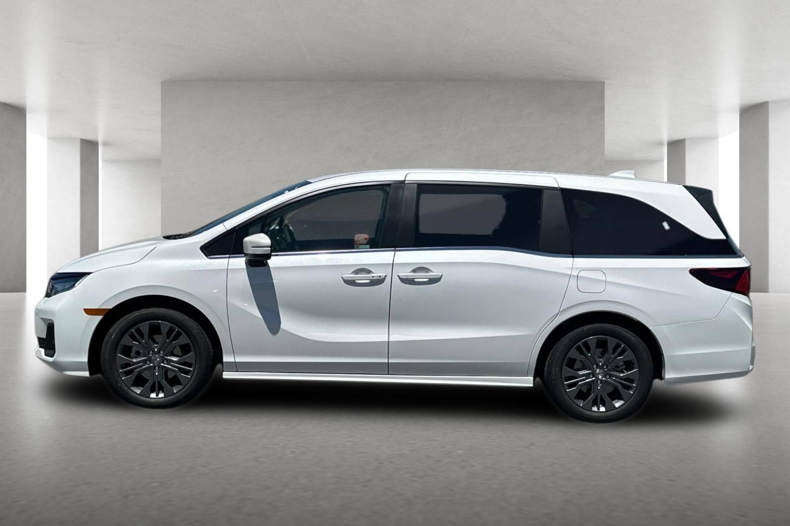 New 2026 Honda Odyssey Touring image 7