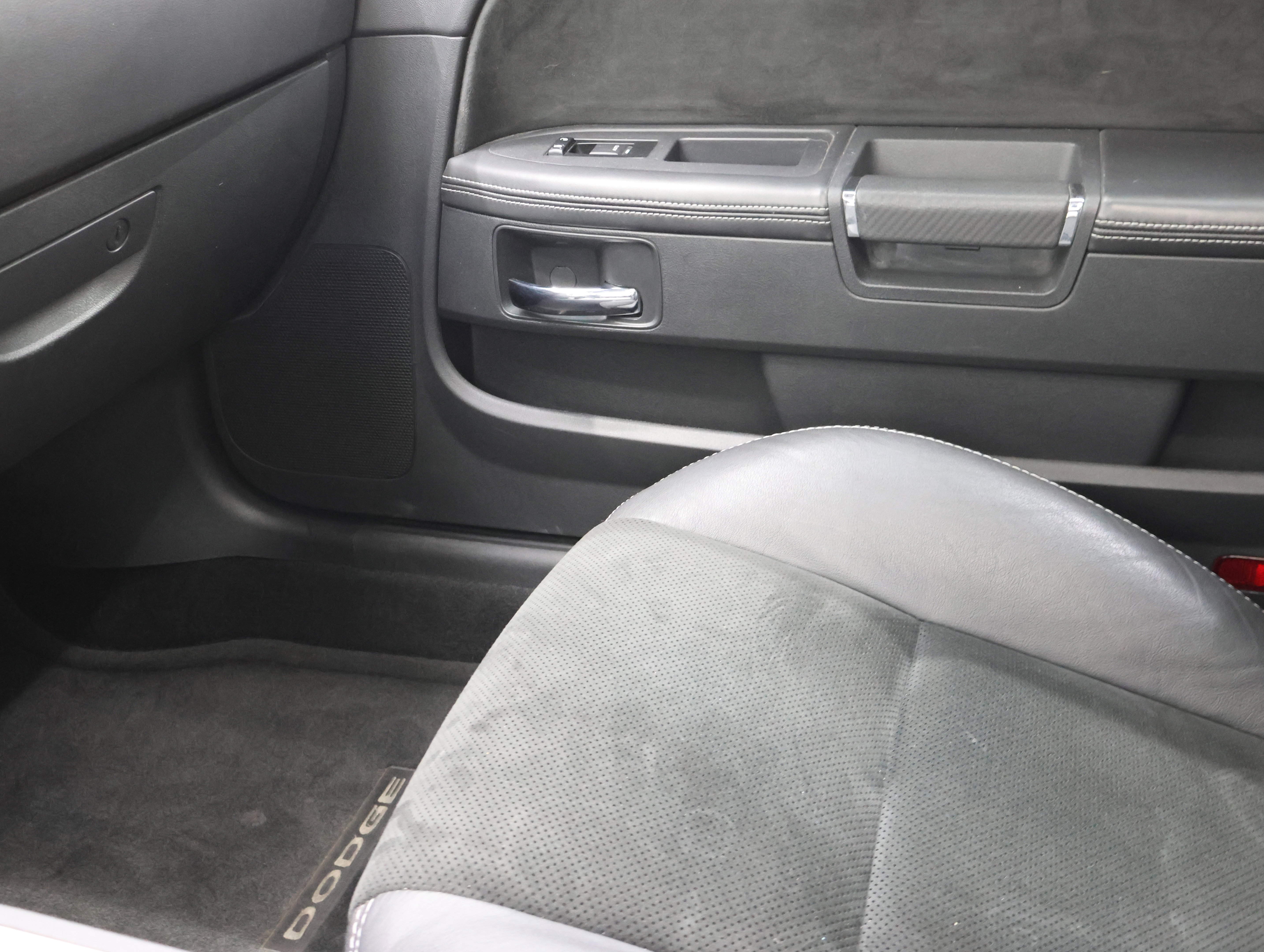 Used 2011 Dodge Challenger SRT8 w/ Green w/Envy Group image 14