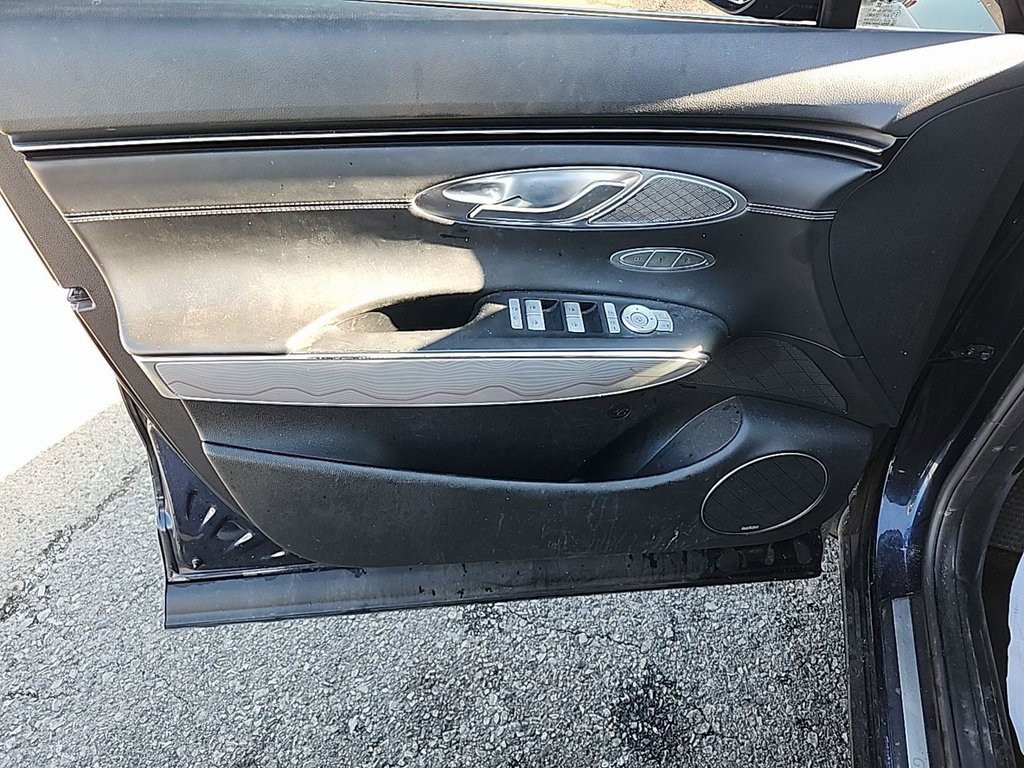 Used 2022 Genesis GV70 2.5T w/ Advanced Package image 8