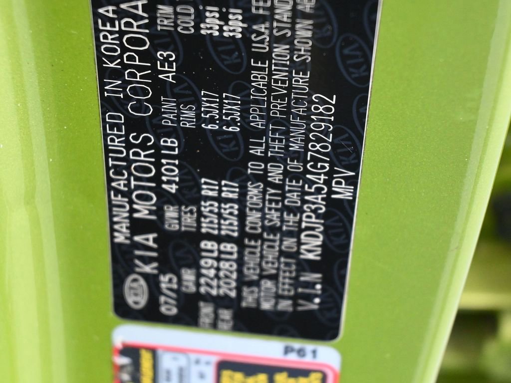 Used 2016 Kia Soul + image 17