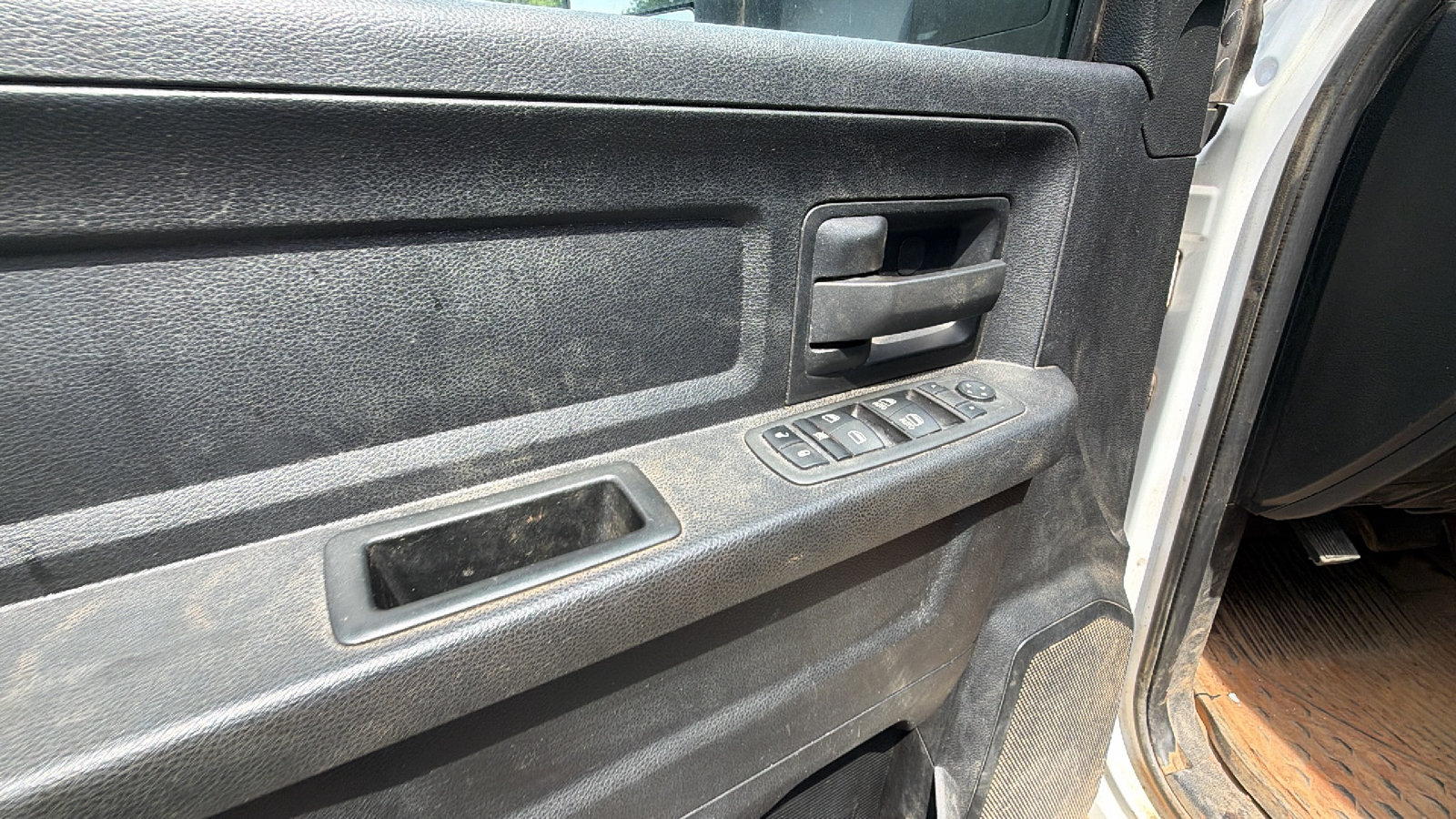 Used 2022 RAM 3500 Tradesman w/ Chrome Appearance Group AWD/4WD image 15
