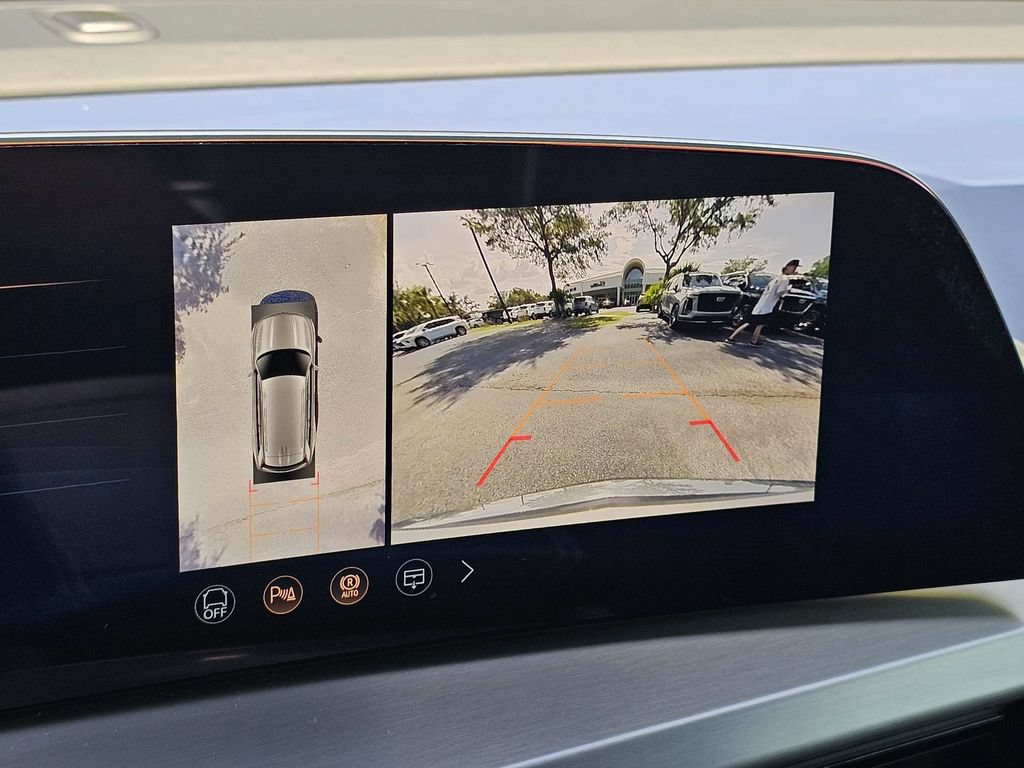 Certified 2026 Cadillac Vistiq Premium Luxury AWD/4WD image 25