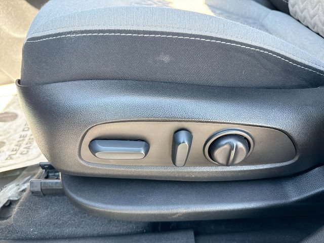 Used 2022 Chevrolet Equinox LT FWD image 12