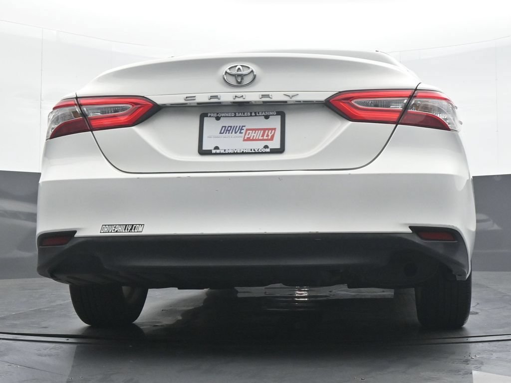 Used 2018 Toyota Camry LE FWD image 30
