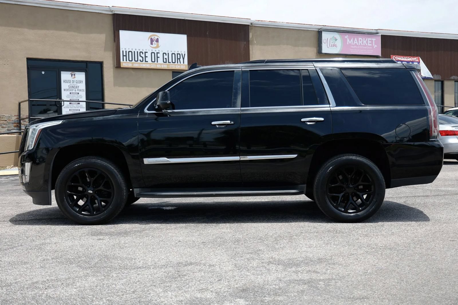 Used 2016 Cadillac Escalade 2WD image 3