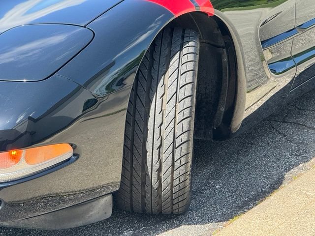 Used 1999 Chevrolet Corvette Coupe w/ Memory Pkg RWD image 13